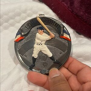 Hallmark 1995 Baseball Heroes “Lou Gehrig” Ornament